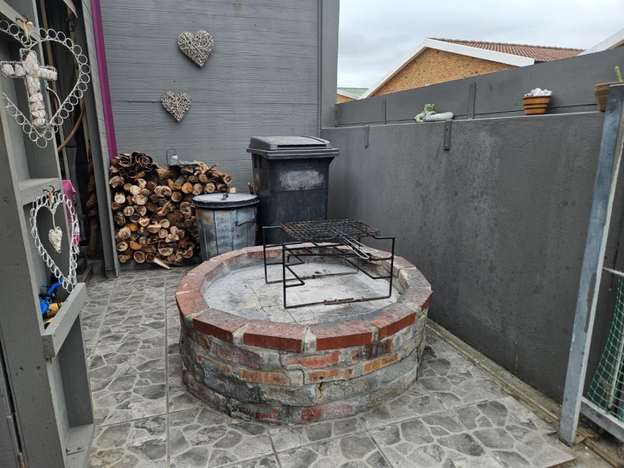 2 Bedroom Property for Sale in Pearly Beach Western Cape